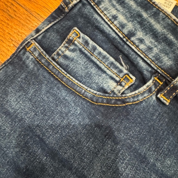 Gorgeous color denim with stretch! Blue Jeans,zoom in for angles,details,sizing - Picture 15 of 16